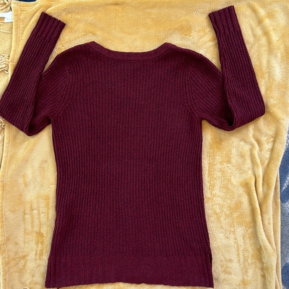 Market & Spruce burgundy V-neck sweater size Small - Picture 5 of 5
